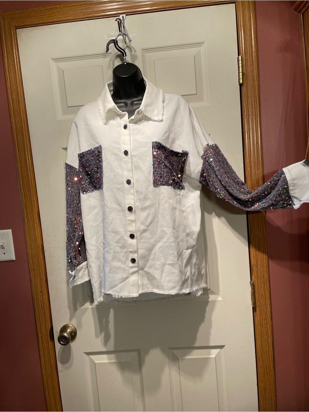 chic White Jacket with Black Label Accent